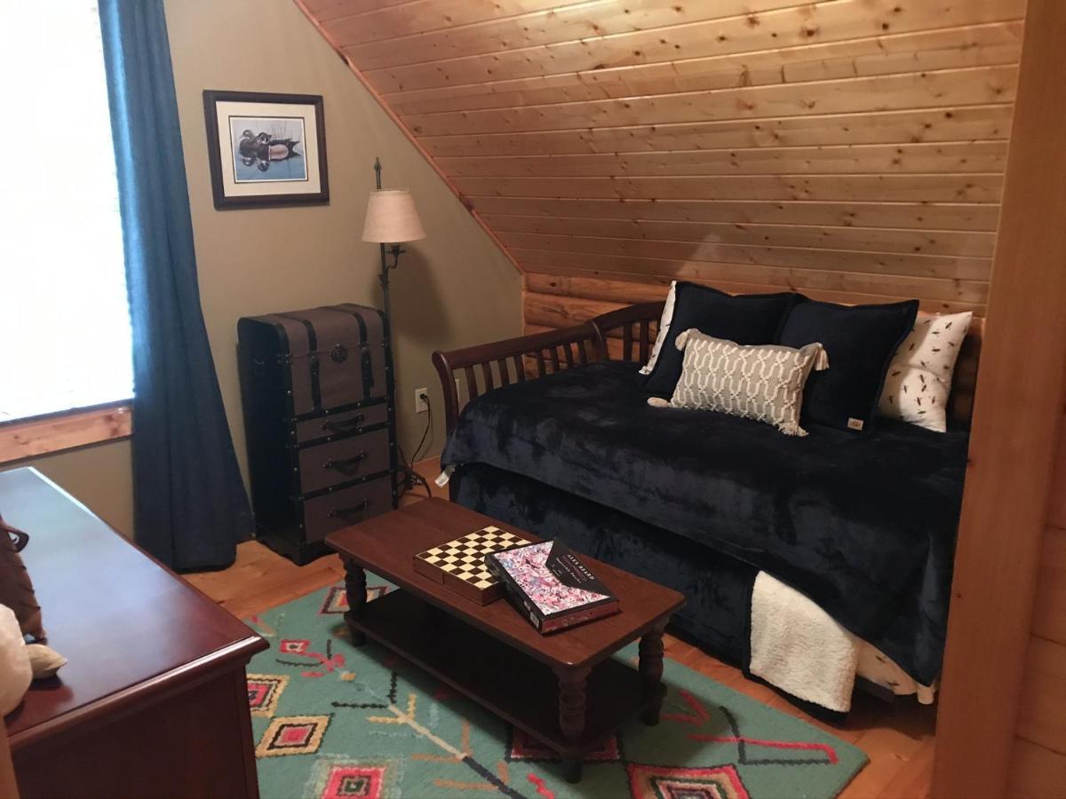 Tree Top Lodge - Gorgeous Lake Cabin With Hot Tub & Magnificent Views Of Forests And Mountains! Cabin Butler Exterior foto