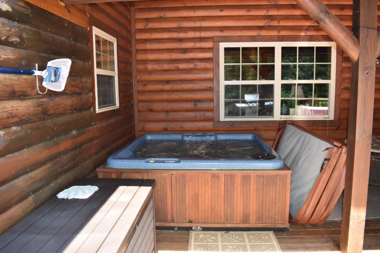 Tree Top Lodge - Gorgeous Lake Cabin With Hot Tub & Magnificent Views Of Forests And Mountains! Cabin Butler Exterior foto