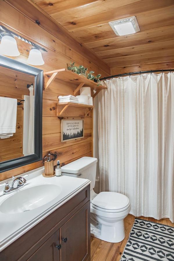 Tree Top Lodge - Gorgeous Lake Cabin With Hot Tub & Magnificent Views Of Forests And Mountains! Cabin Butler Exterior foto