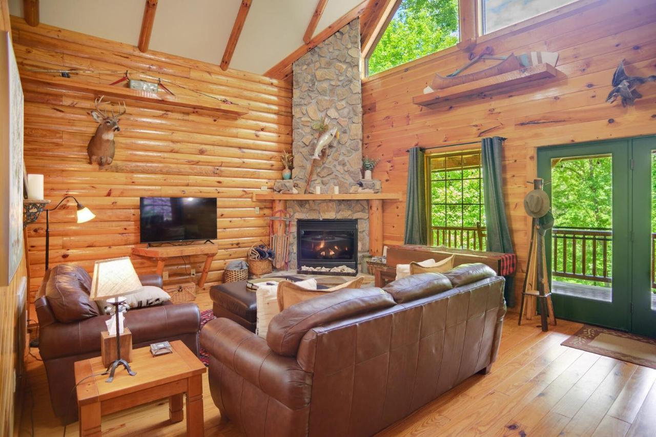 Tree Top Lodge - Gorgeous Lake Cabin With Hot Tub & Magnificent Views Of Forests And Mountains! Cabin Butler Exterior foto